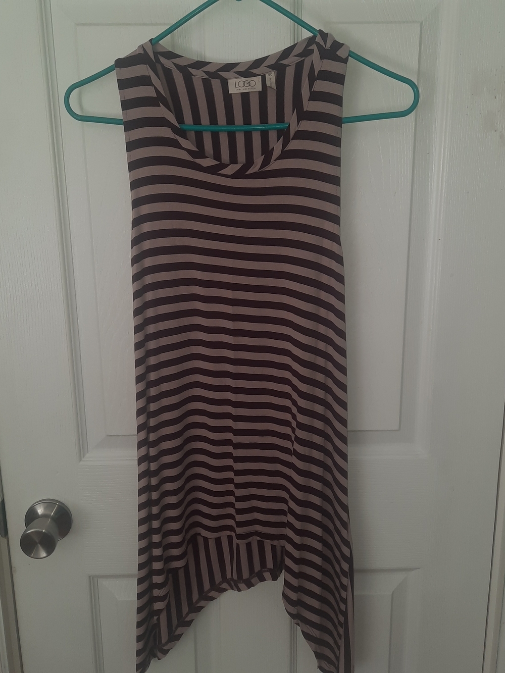 LOGO Sleeveless Tunic Tank Top in Burgundy & Taupe